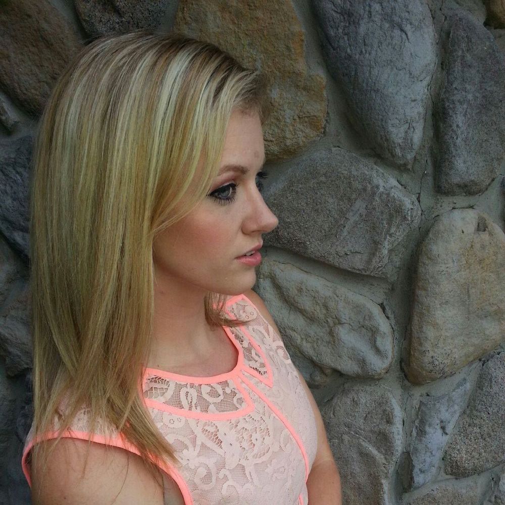 Meet your Posher, Caitlin